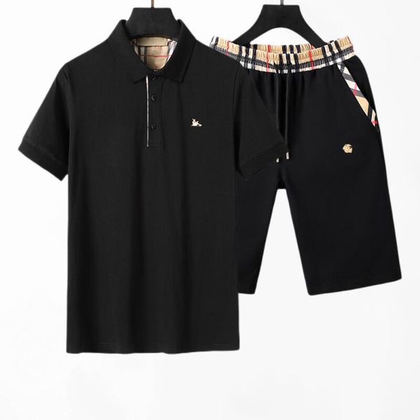 Mentes T-shirts Shorts Set Designer Top Polo Contracte Stripe Knight Broids Badge Suisses Summer Summer Soueve Mennes Tees Tap Costume Vêtements pour femmes