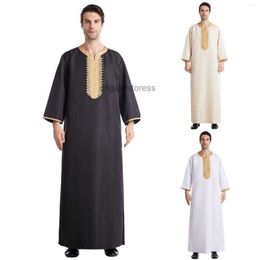 Mens t-shirts masculins décontractés musulmans arabe arabe huit manches brodées longues bouton longs robe froide pour les hommes couleurs solides