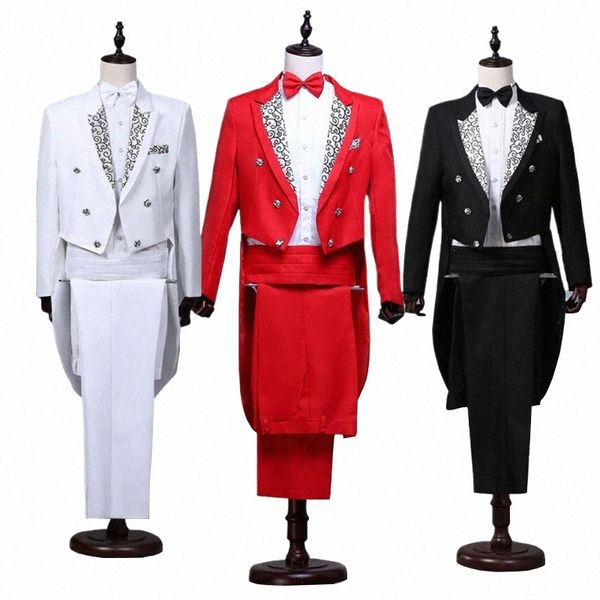 Mens Tailcoat Blanco Negro Rojo Jacquard Solapa Cola Escudo Etapa Cantante Traje Boda Novio Prom Tuxedo Dr Trajes Chaqueta + Pantalones I2BR #