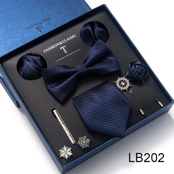 Coffre à cravate pour hommes Boîte-cadeau de luxe Boîte à cravate en soie Ensemble 8 pcs à l'intérieur de l'emballage festif Cravat Cravat Pocket Squares Gift Gift Men 240407