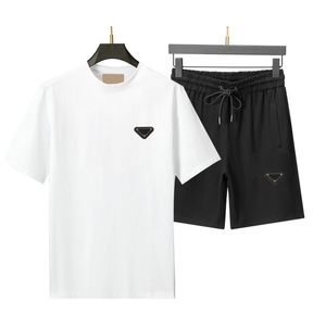 Survêtement pour hommes Designer T-shirt Shorts Deux pièces Ensemble Noir Blanc Casual Jogger Sportswear Été Sweatershirts Pantalons de survêtement Tee Tailles européennes et américaines