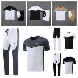 Conjuntos de chándal para hombre Diseñador de lujo Camisetas para hombre y mujer pantalones cortos Chándal Ropa deportiva Jogger Streetwear Jersey Traje deportivo.