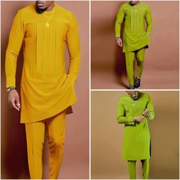 Mens tracksuits African Traditional Man Outfit Men 2pcs Pakken longseleved ronde nek mannelijke sets shirt top pant etnische stijl casual slijtage 230818