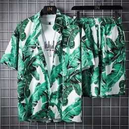 Chándales para hombre Traje de playa de vacaciones hawaianas Moda Camisa de manga corta y pantalones cortos Conjuntos de dos piezas Chándal de impresión de flores hermosas y sueltas 230710