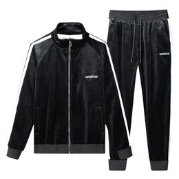 Tute da uomo Set Inverno Autunno Strada Tinta unita Giacca con cappuccio Pantaloni sportivi da esterno Completo in due pezzi Abbigliamento sportivo caldo 230925