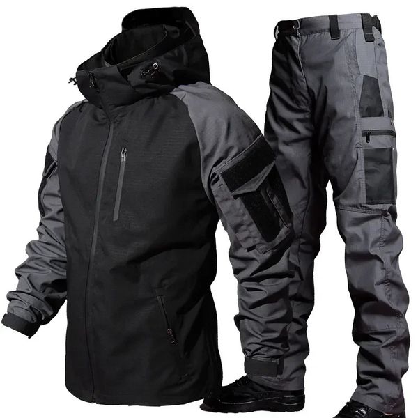 Survêtements pour hommes Ensembles de veste imperméable tactique Ensembles d'entraînement de combat pour hommes Costume de travail en plein air à coque souple SWAT Army Vestes à capuche Pantalon 2 pièces Ensemble 231122