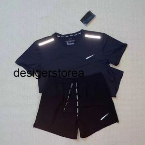 Survêtements pour hommes Tech Set Designer Survêtement Chemises Shorts Costume de fitness pour femmes en deux pièces Imprimer Séchage rapide et vêtements de sport respirants T-shirt de basket-ball Jogger