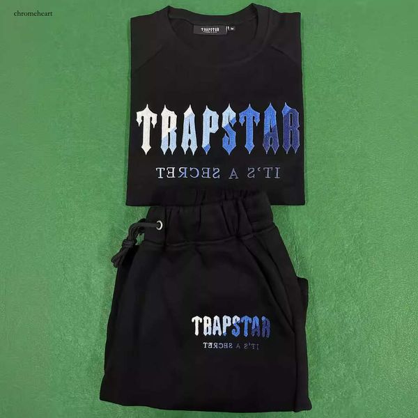 Mens Trapstar Tracksuit Suit European et American Trapstar T-shirt T-shirt brodé à manches courtes à manches courtes à manches arc-en-ciel High Street Shorts