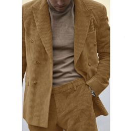 Ensemble en deux pièces pour hommes élégants et à la mode tissu en velours côtelé confortable Custrafing Mens Costume Slim Work Wear 240412