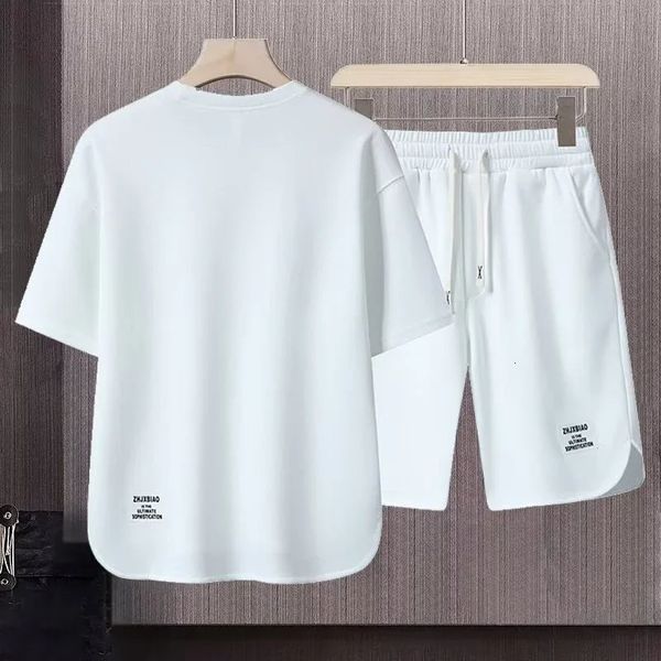 Masculino set de dos piezas Fashion de verano camiseta de manga corta y pantalones cortos sueltos sets coreano coreano hombres diseñador de ropa de ropa 240517
