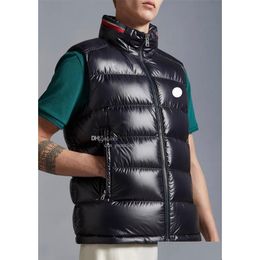 Heren Vesten Monclairer Ouse Colorf Den Hat Stand Kraag Donsvest Borst Badge Mannen Gilet 2023 Nieuwe Mode Ontwerper Gilets Winter Warm Co Othlk