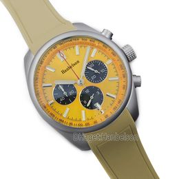 Reloj para hombre Cronógrafo Movimiento de cuarzo Bisel negro Relojes de pulsera de 46 mm Cara amarilla Reloj deportivo con correa de goma