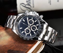 Regardez des montres pour hommes Mouvement de quartz automatique Mouvement imperméable Designer Watches en acier RO8899