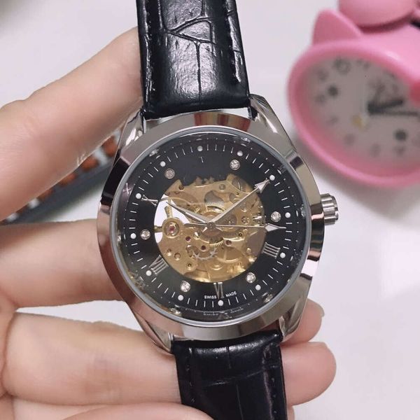 Regarder des hommes de haute qualité Designeromegwatches Wis Big Belwheel Pin complet Fonction Mécanique Brand Watch Live Broadcast