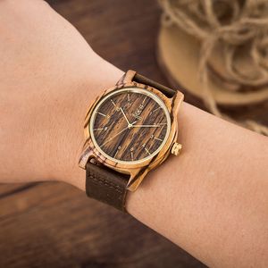 Montre pour hommes montres en cuir authentiques Luxe Taille de bracelet en bois de 46 mm