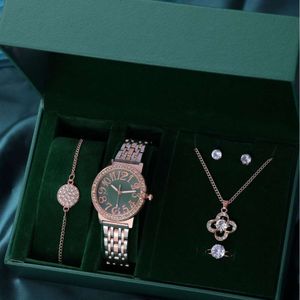 Mensil para hombres Hot Hot High-High-Garl y de moda La banda de acero Diamond Inlaid Women's Watch Box Regal For Quartz Watch Gift for Women's Watch Fabricator 504