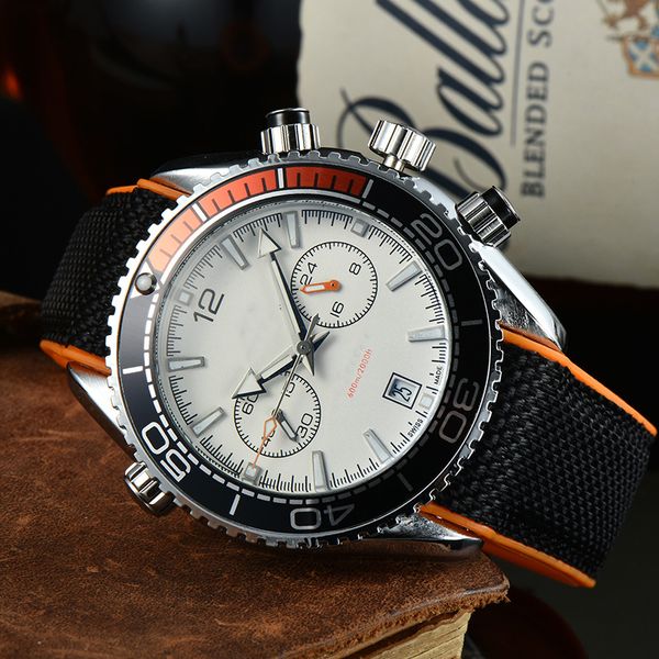 Montres pour hommes montres de haute qualité Montres-bracelets Bracelet en nylon Quartz Étanche Calendrier montre