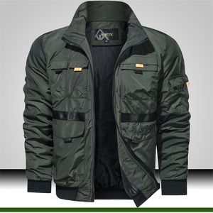 Mens Wind Breaker Stand Kraagkraag Militair lichtgewicht jas Men Multi -zakken Buitenjack Fashion Green Tactical Bomber Jacket 201127