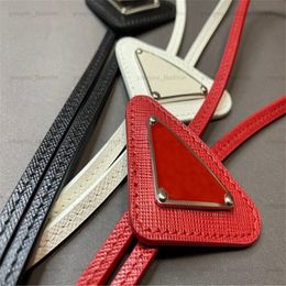 Corbatas de diseñador para mujer para hombre Corbata de cuero de moda para hombres Damas con patrón Letras Corbatas de piel Sólido Marrón Rojo Corbatas blancas P Nuevo