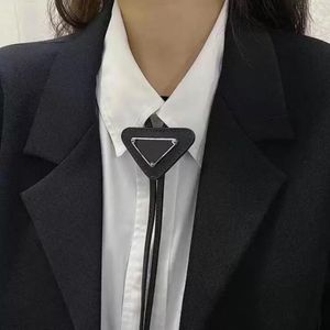Heren Vrouwen Designer Designer Ties Fashion Lederen Nek Tie Boog voor mannen Dames met patroonletters Nekkleding Bol Moeilijke kleur Nesties Ketting