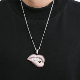 Hommes femmes glacé 14k Zircon lèvres rose pendentif collier Micro pavé Bling Flashy charme hiphop bijoux Whos278t