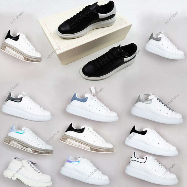 Hommes Femmes Chaussures de sport Larges baskets à lacets en cuir de veau lisse blanc en cuir bovin lacets plats en caoutchouc paire arrière large sur les chaussures de langue de marque