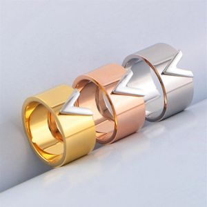 Heren Dames Designer Band Ringen Mode Titanium Staal V Letter Goud Zilver Liefde Ring Jewelry2648
