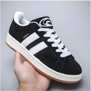 Zapatos de skate para mujer para hombre Zapatos casuales ligeros Zapatos antideslizantes para correr Diseñador Retro Blanco Negro Rojo Gris Hombres Mujeres Deportes Zapatillas bajas Tamaño 36-44 A1