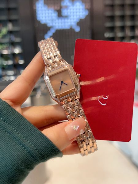Designer de montres pour femmes mens de haute qualité Panthére 22 mm Motion de montre montres classiques sapphire imperméable sportive Montre Luxe Movement Watches Elegance