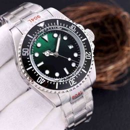 Menwatch Relojes UXURY Watch Date Fashion Designer Designer Diver Brand 40 mm Business en acier inoxydable Boutique 904L Mécanique automatique W