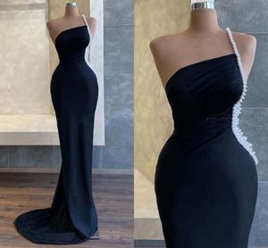 Mermaid Black Prom Party Dress 2023 Een schouderparels kralen satijnmeisjes vrouwen avond formele jurken gewaad de soiree aangepast
