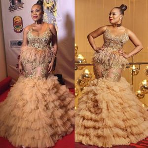 Mermaid Celebrity Gold Jurken Sheer Neck Feather Zie plus size prom dressle tule ruches kant -avondfeestjurken formele slijtage