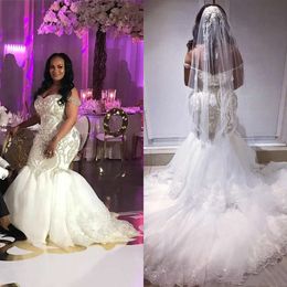 Zeemeermin kristallen kralen bruiloft glanzende Afrika jurken pailletten uit schouder plus size bruidsjurken sexy lieverd kerk bruid jurk