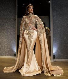 Mermaid Goud Arabische Dubai Avondjurken Kralen Lace Appliques Illusie Hoge nek Kaap Mouwen Elegante lange beroemdheid Formele OCN -jurk voor vrouwen