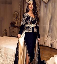 Mermaid Karakou Algerijnse avondjurken Sexy Side Slit Velvet Lange mouwen Outfit Applique Lace Chalka Prom -jurken Moslim formeel P3560338