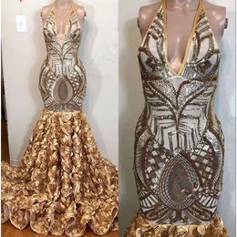 Mermaid Long Halter Prom Gold Dresses 2019 V Nek Sequins 3D Lace Floral Applique Sweep Train Formele feestkleding Jurken BC1764