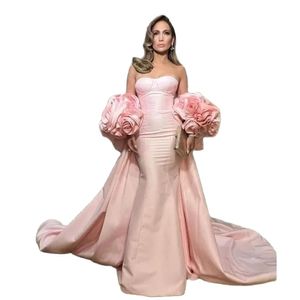 Zeemeermin lange roze avondjurken lieverd handgemaakte bloemen cape celebrity jurk 2 stuks satijnen dames speciale ocn jurk