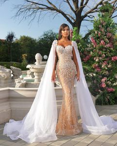 Abiti da ballo a sirena Senza maniche con scollo a V Cinghie Mantelle Appliques Paillettes Perline Lunghezza del pavimento Abito da sera con lacci in pizzo 3D Abito da sera taglie forti Abiti da sposa su misura