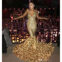 Sirène bal de promo Lace Lace Golden Robes 2019 Sequins licou applique 3d Floral Sweep Train Formal Party Evening Wear Robes BA8147