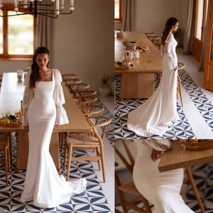 Sirène robes de mariée satin simples couches couches gonflées à manches longues à manches longues à manches longues.