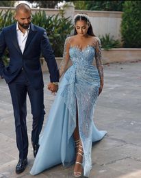 Sirène des robes de mariée bleues élégantes à manches longues en V appliques de cou paillettes 3d dentelle de latérus la longueur de plancher de taille plus