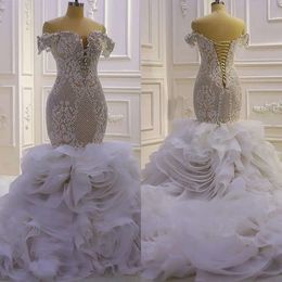 Robes de mariée sirène Les magnifiques candidats au large de la dentelle épaule superposée en tulle zipper cour sur mesure