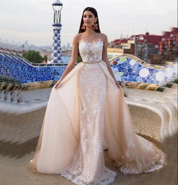 Vestidos de novia de sirena Cinturón de pescado de dos años Lace blanco sin espalda sin espalda elegante Vestido de vestido de novia de novia