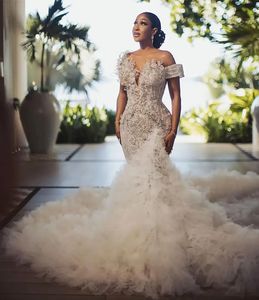 Robes de mariée sirène avec un train en tulle à éblouissement