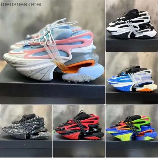 Mesh Balmaiins Chaussures Sneaker Man Femmes Running Luxury Casual Elastic Elastic Breathable Lace-Up Fashion Eather Designer Spaceship