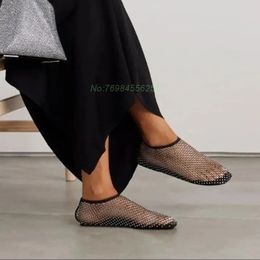 Mesh sexy strass sandalen holle platte zomer dames schoenen zwart bruin ademen mode aankomst niche comfortabel 240411