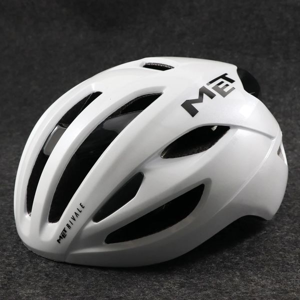 Met Rivale Bicycle Casque Ultralight Road Bike Racing Outdoor Sports Mountain Cylets Women and Men Riding Hats 240428