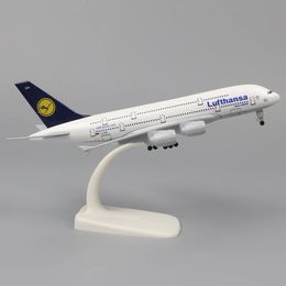 Modelo de avión de avión de metal 20 cm 1 400 Lufthansa A380 Réplica de metal Material de aleación Simulación de aviación Niños Juguetes Coleccionables 240201