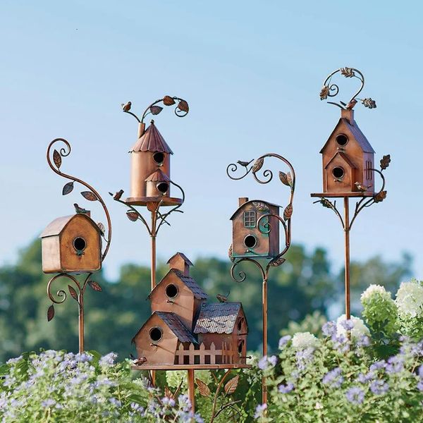 Metal Bird House Nest Garden Decoration Outdoor With Polers Feeders Stake Art Birdhouse 240412