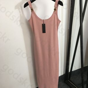 Metalen gesp gebreide lange jurk Dames sexy rugloze katoenen onderjurk Luxe roze elastische gebreide jurk